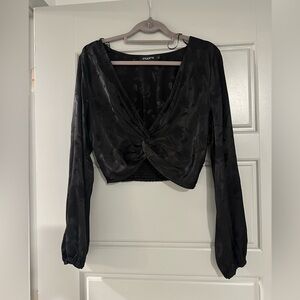 Twist front long sleeve floral crop top